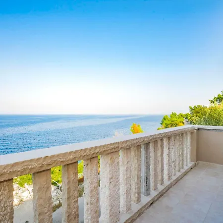Vakantiehuis Holiday Nina Prigradica